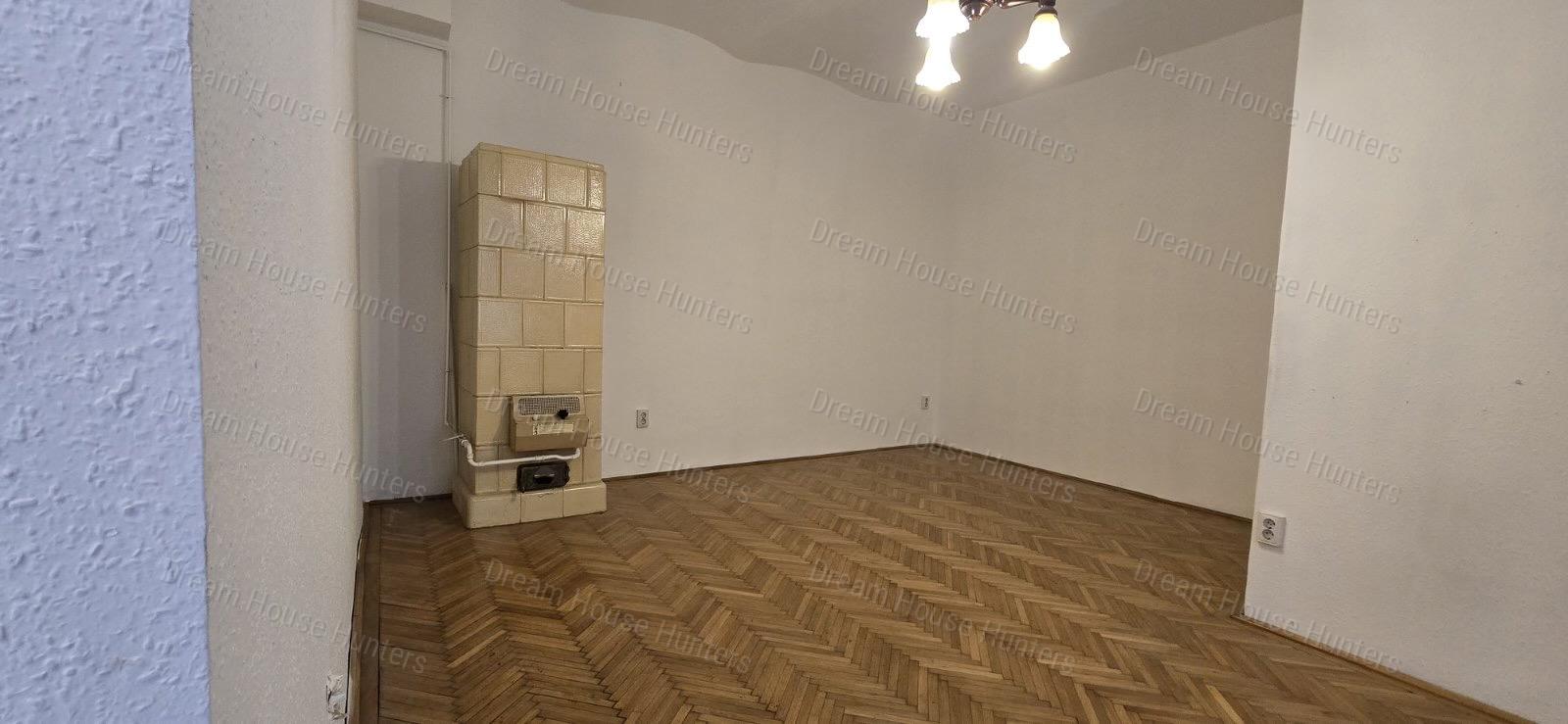 ELADÓ HANGULATOS BELVÁROSI LAKÁS A MOLNÁR UTCÁBAN!