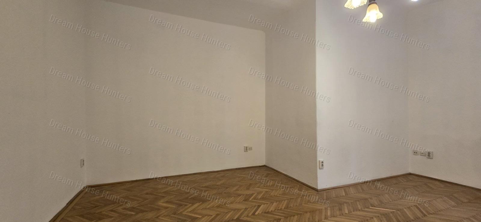 ELADÓ HANGULATOS BELVÁROSI LAKÁS A MOLNÁR UTCÁBAN!
