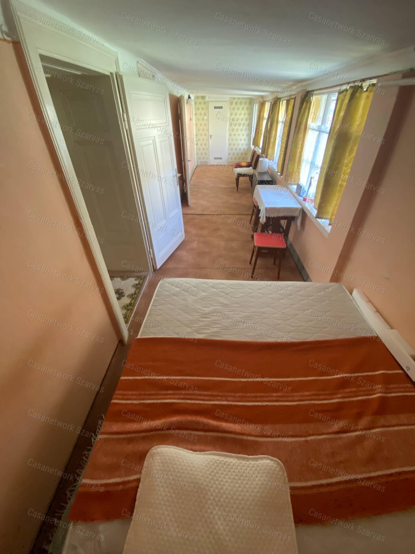 Szarvason, több lakrészből álló, 186 nm-es családi ház eladó