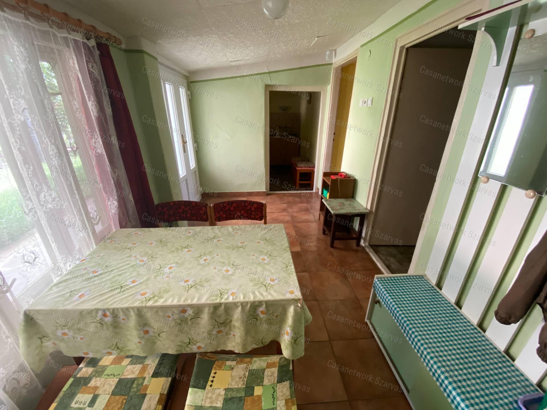 Szarvason, több lakrészből álló, 186 nm-es családi ház eladó