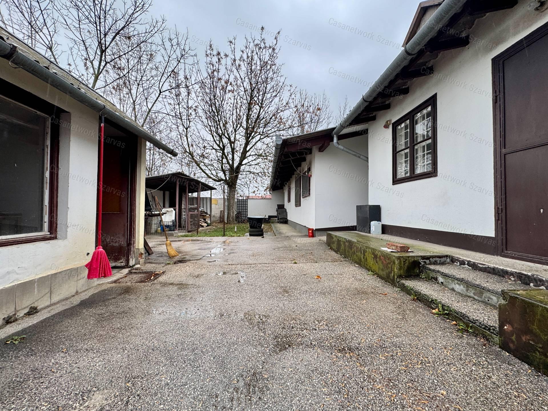 Szarvas külterületén vendéglátóegység akár teljes felszereléssel eladó