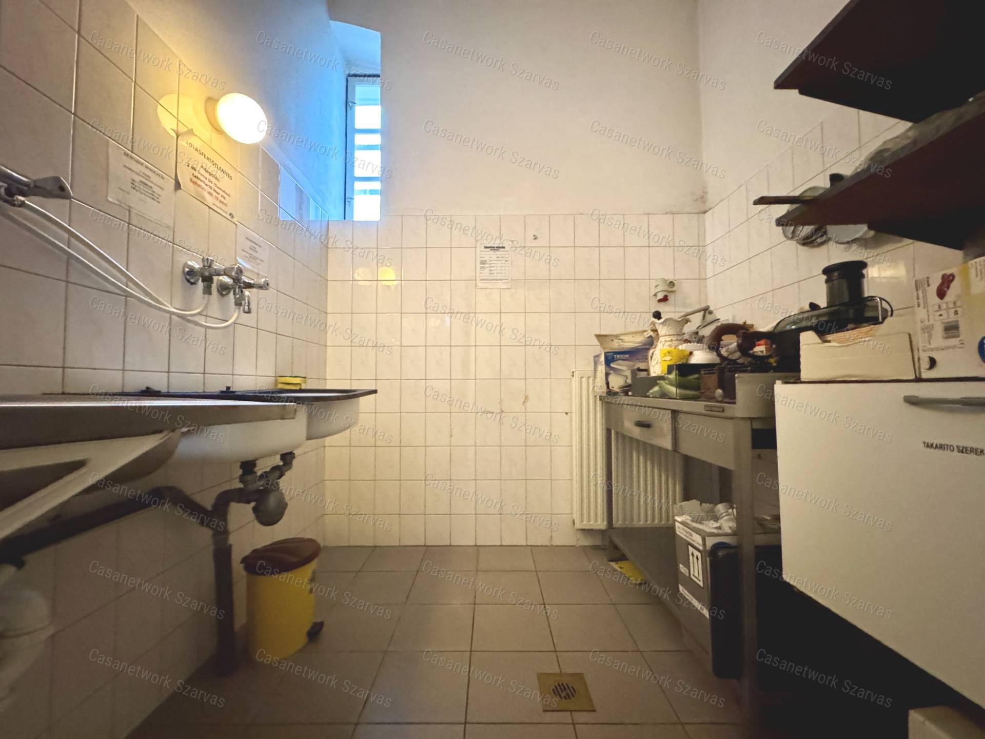 Szarvas külterületén vendéglátóegység akár teljes felszereléssel eladó