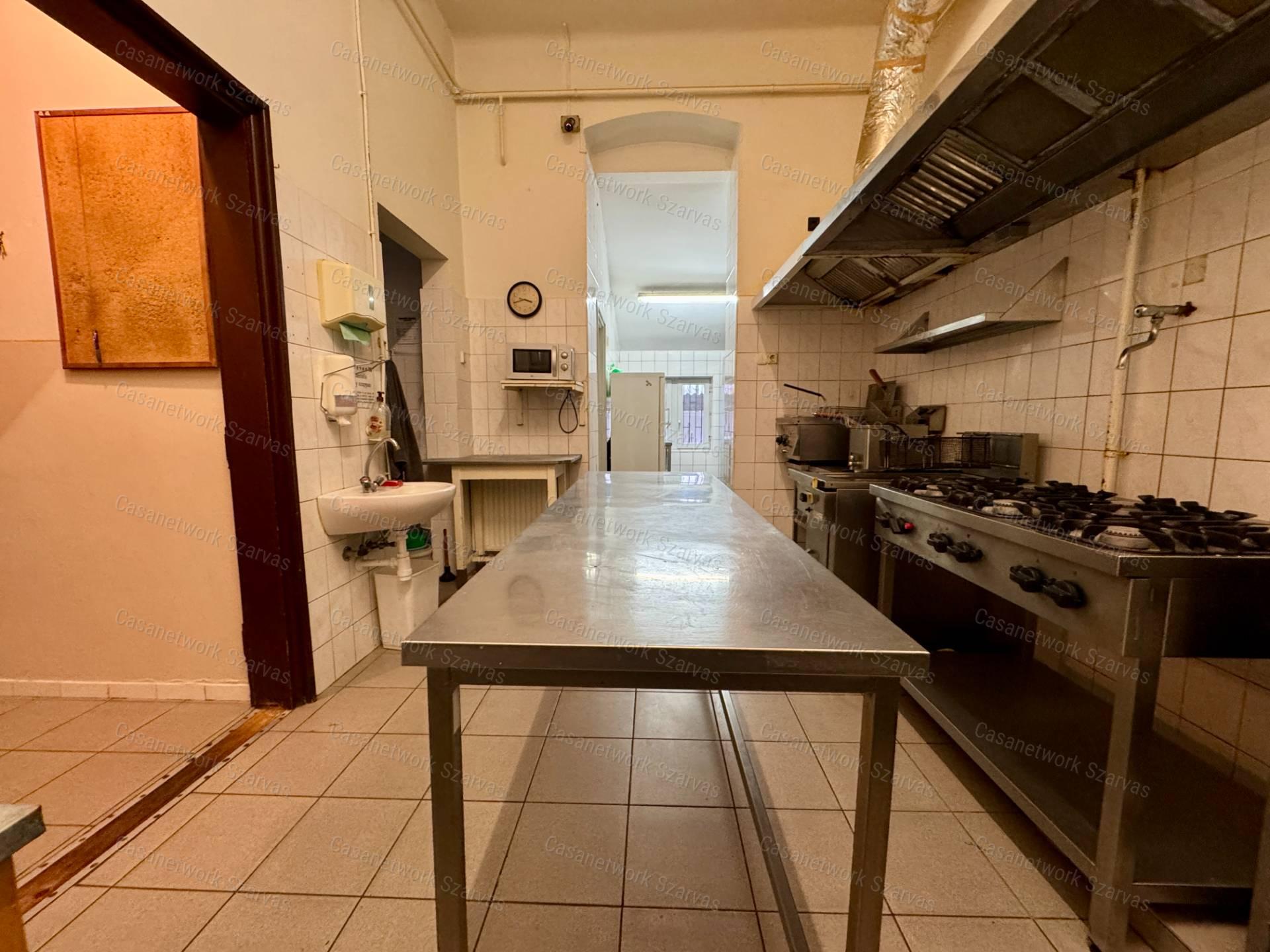 Szarvas külterületén vendéglátóegység akár teljes felszereléssel eladó