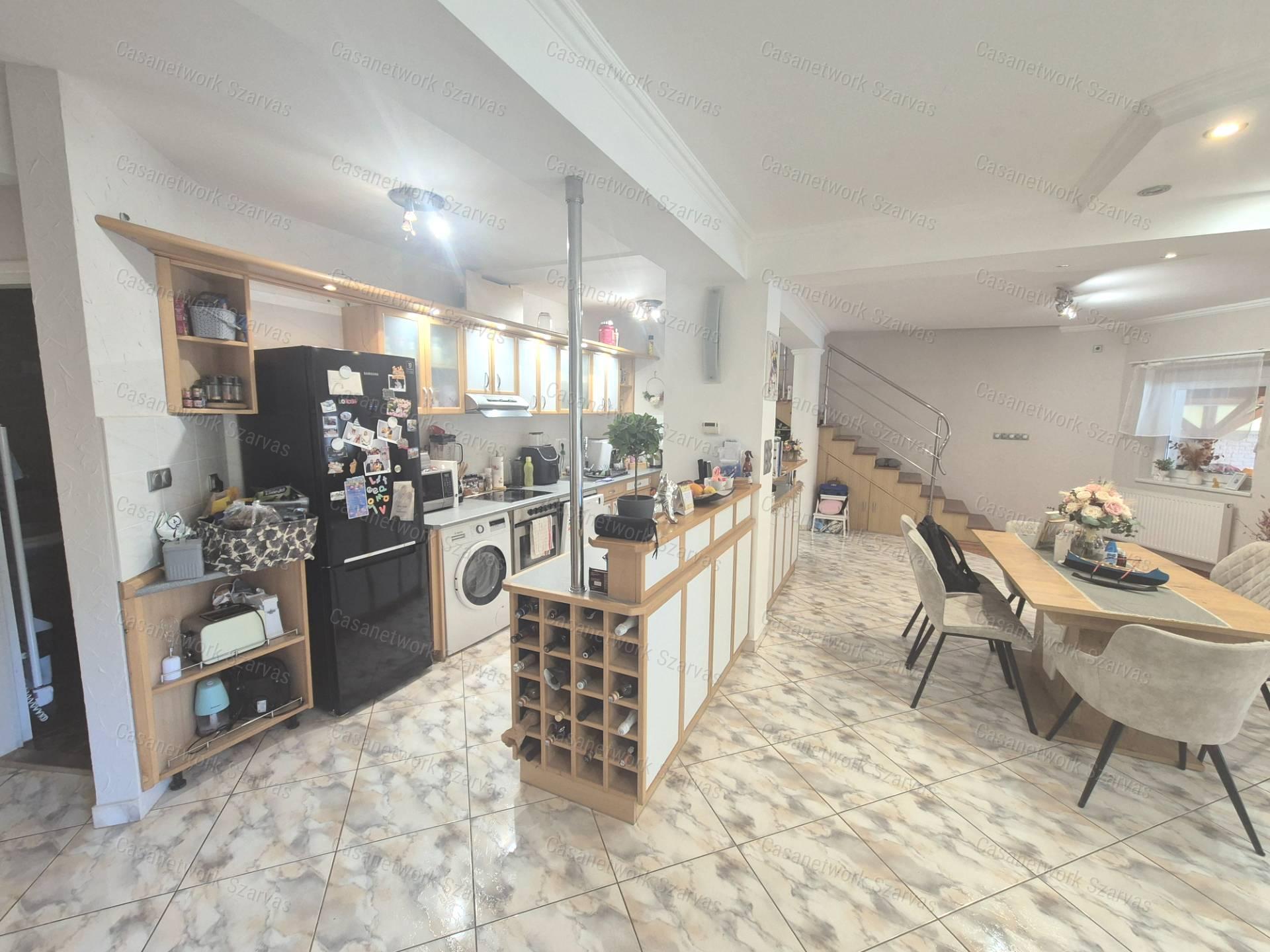 Eladó exkluzív, wellness nyaraló az Arborétumi üdülősoron