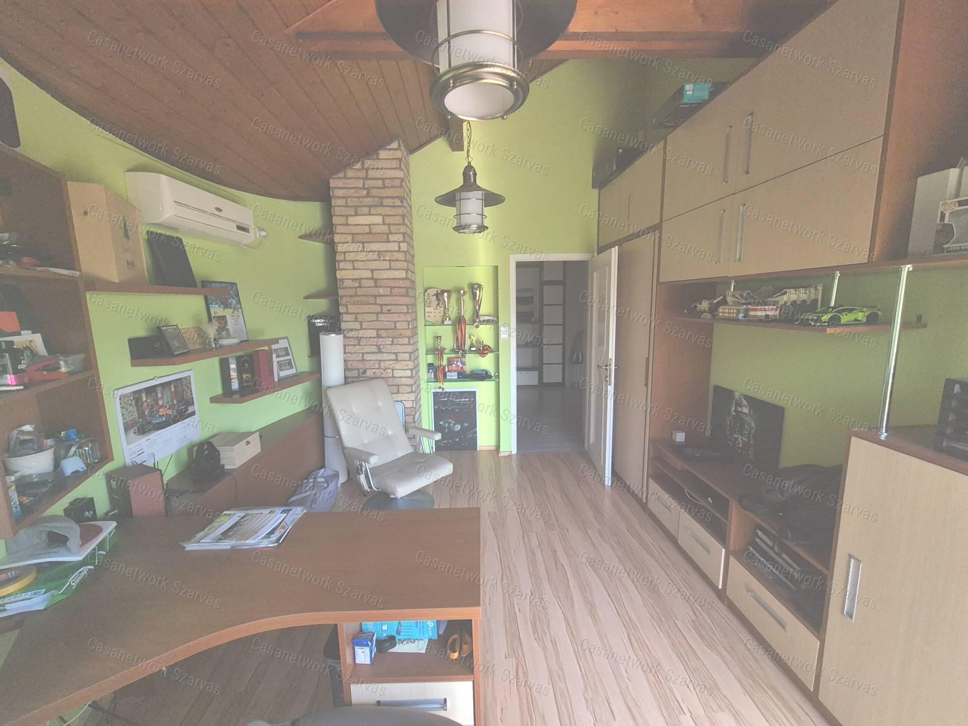 Eladó exkluzív, wellness nyaraló az Arborétumi üdülősoron