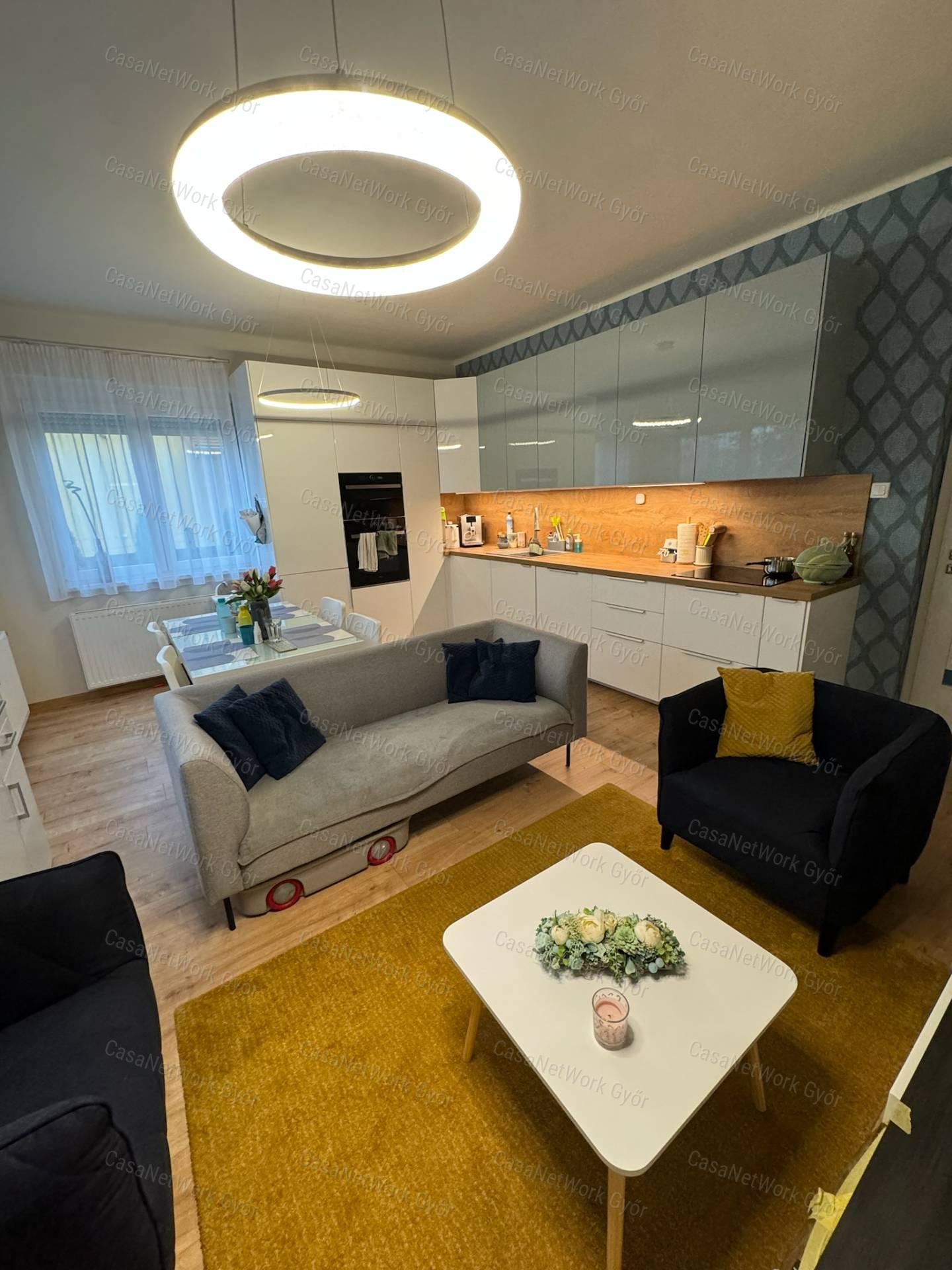 Modern, energiatakarékos családi otthon Győr-Sziget egyik legkedveltebb részén – vízpart és egyetem közelében!