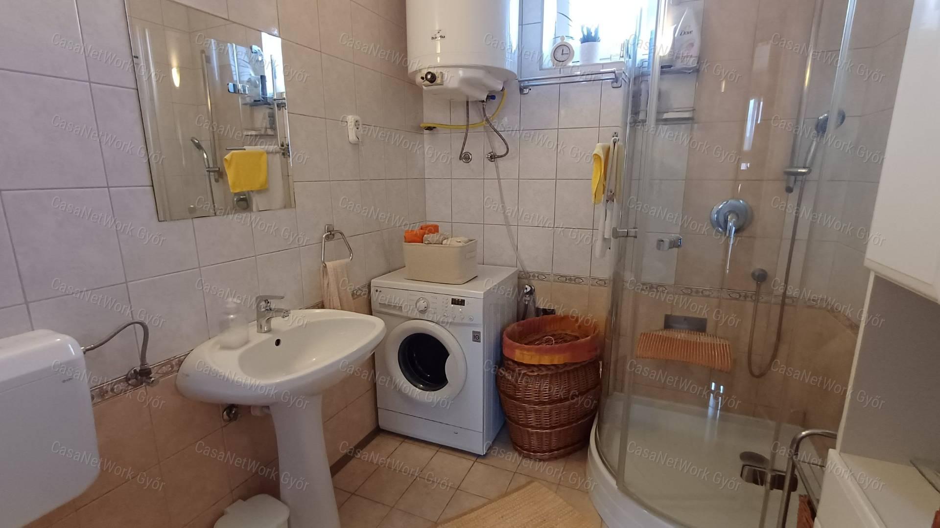Otthon, ahol a család az első – tágas családi ház Csornán