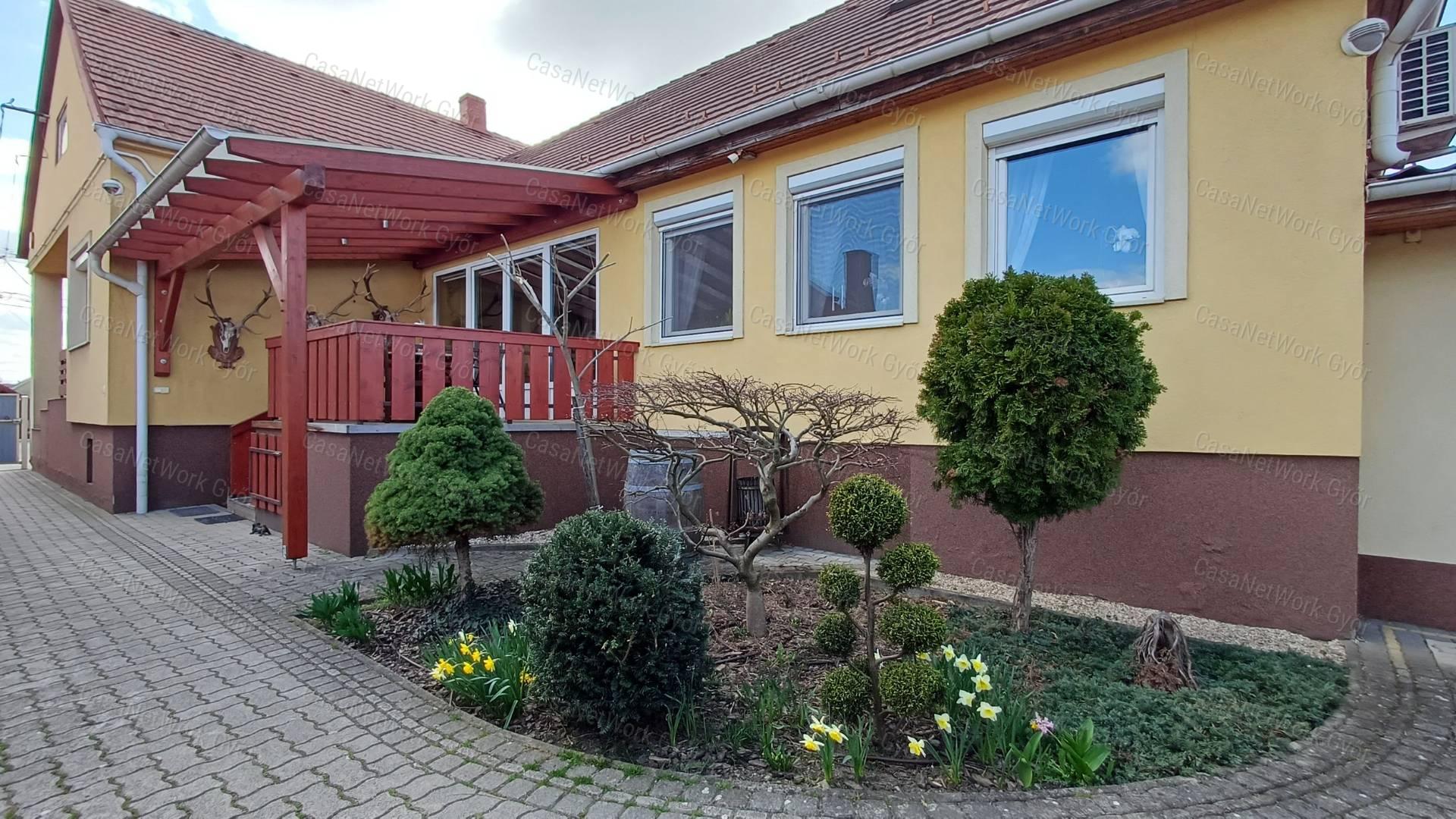 Otthon, ahol a család az első – tágas családi ház Csornán