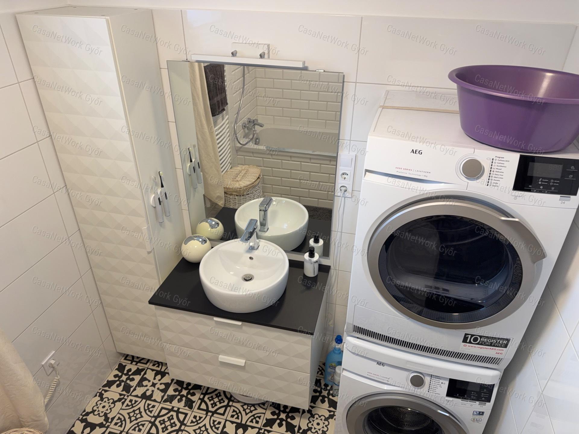 Kertkapcsolatos, kéthálós lakás 18 m²-es terasszal és saját garázzsal Lébényben