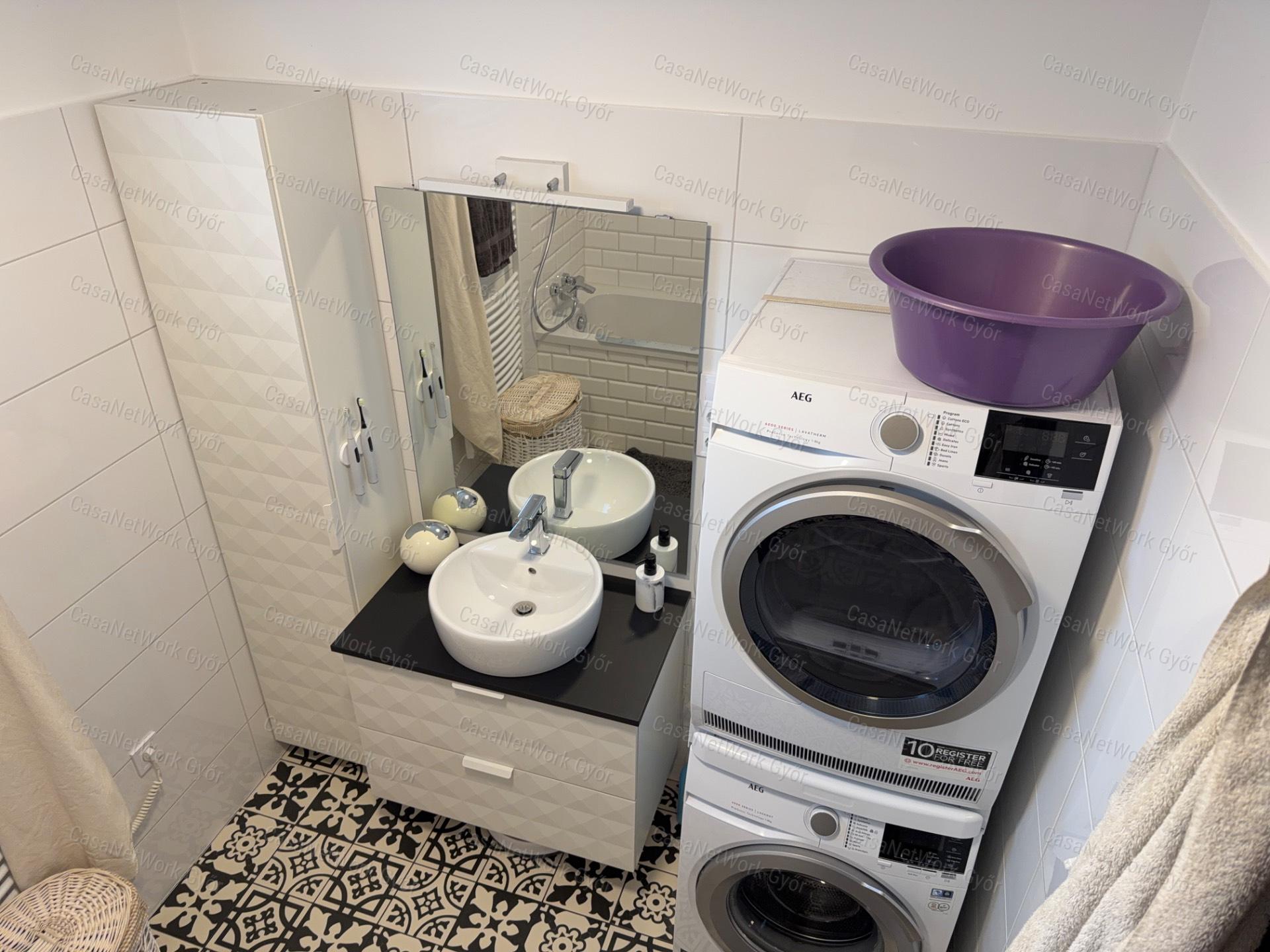 Kertkapcsolatos, kéthálós lakás 18 m²-es terasszal és saját garázzsal Lébényben