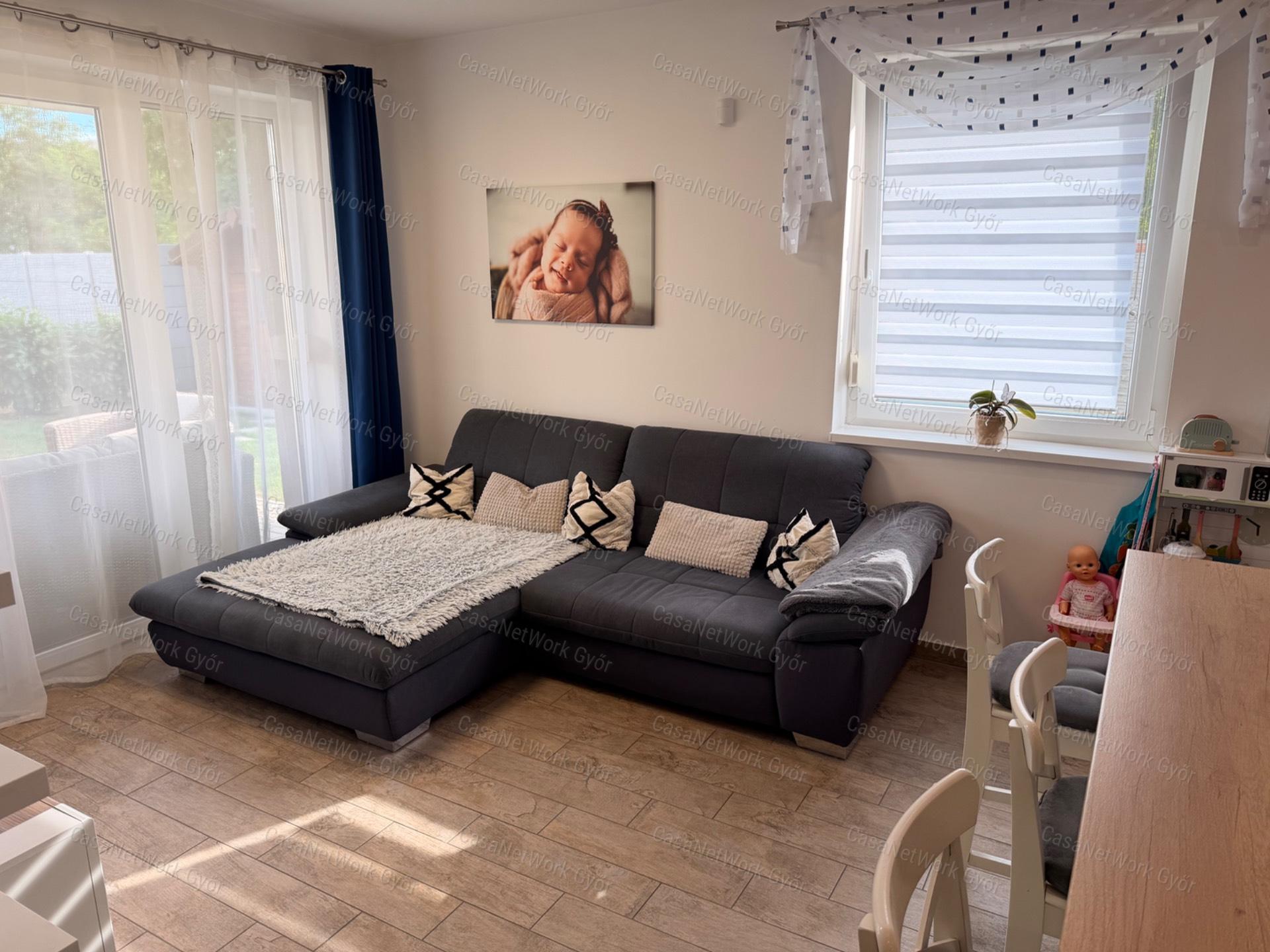 Kertkapcsolatos, kéthálós lakás 18 m²-es terasszal és saját garázzsal Lébényben