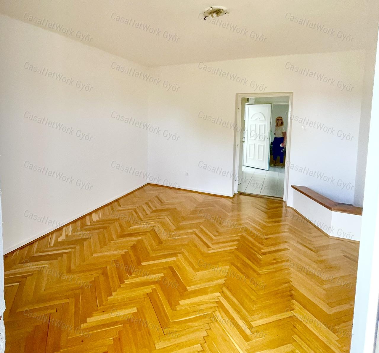 Kiadó téglalakás Balatonfüreden - Tihanyra néző panorámával