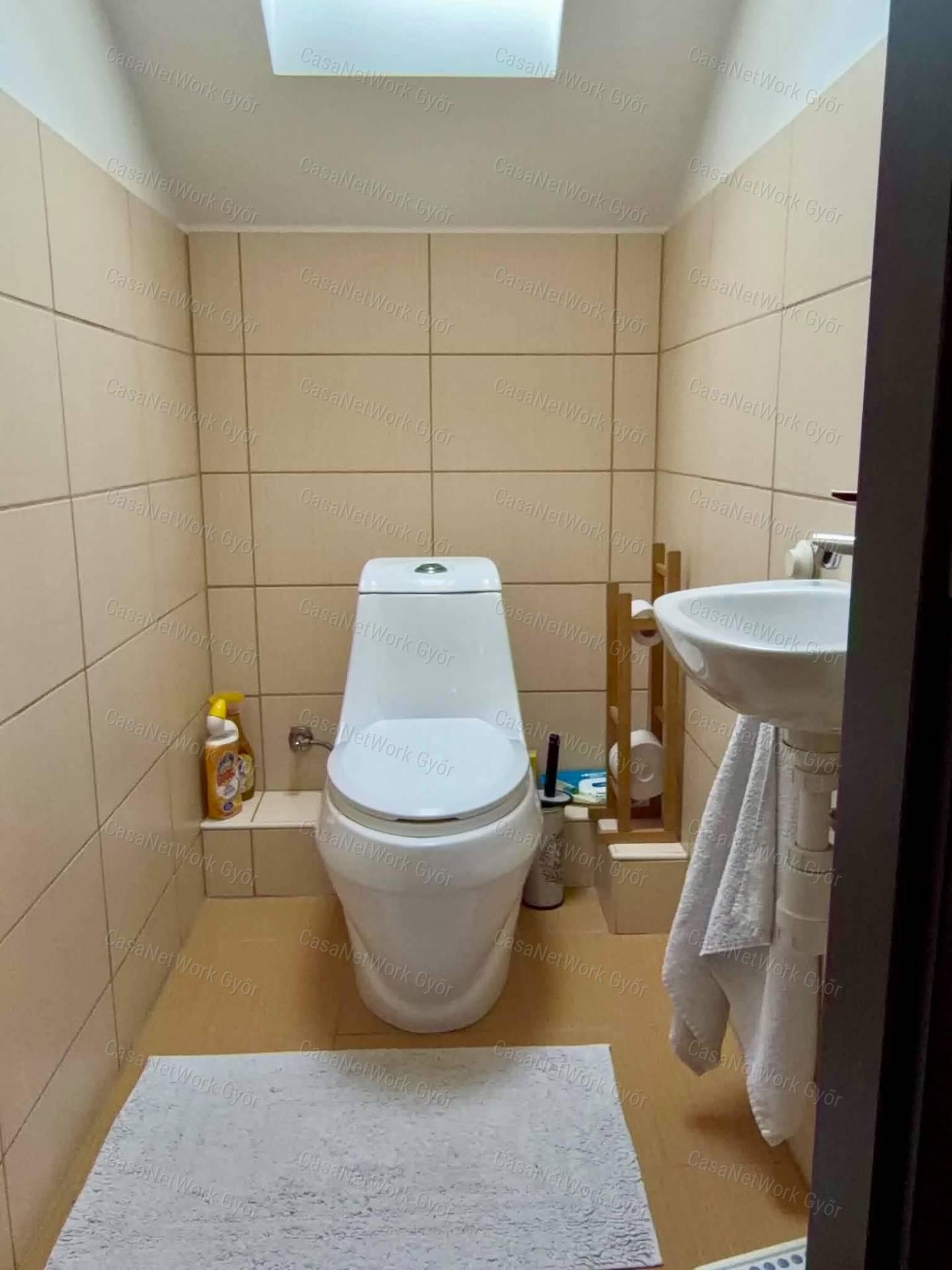 Lakás kertkapcsolattal